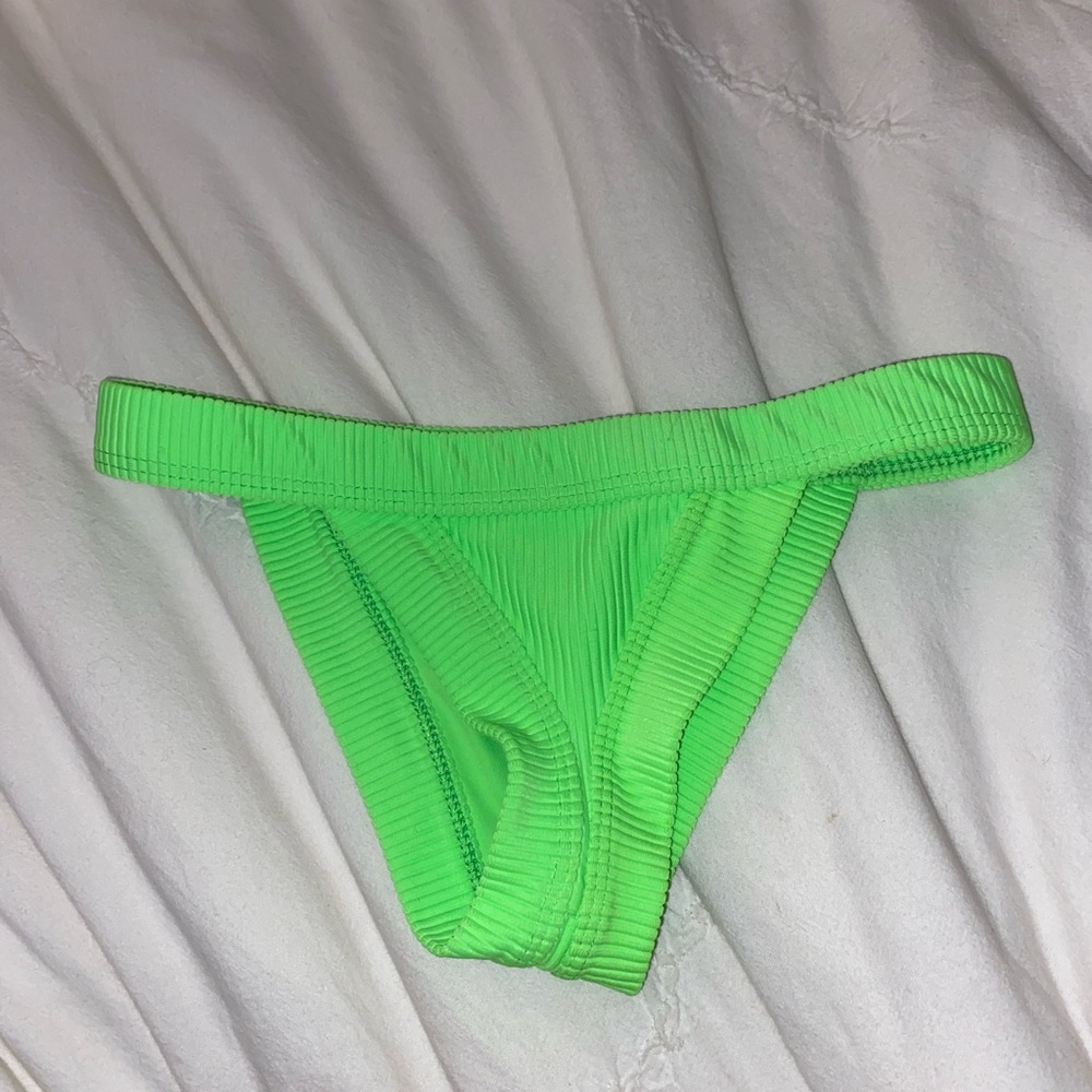 Frankie’s Bikinis cole cheeky bottoms